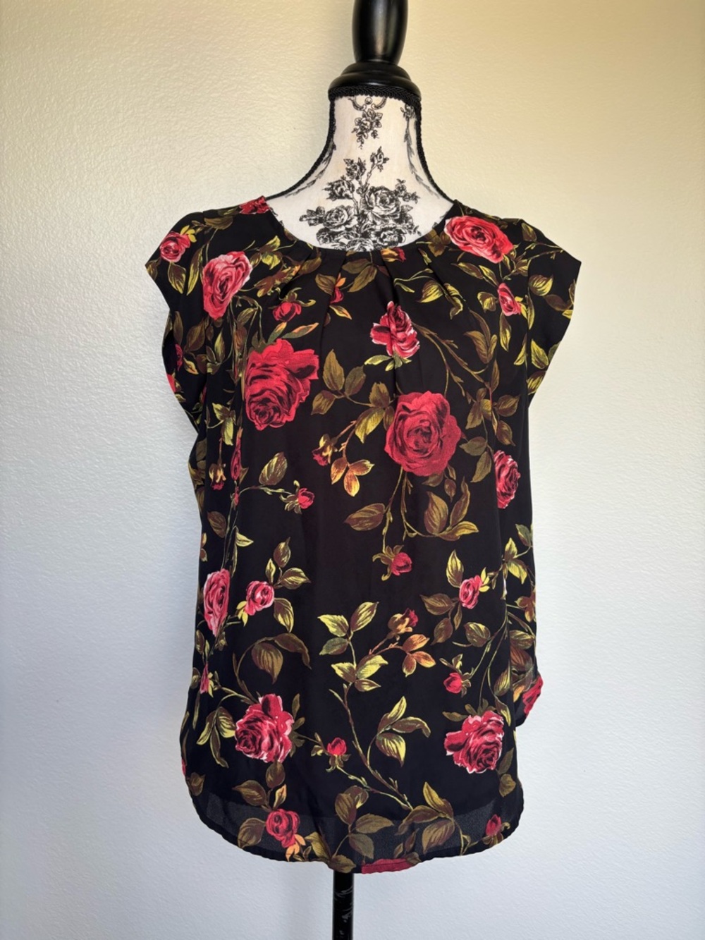 Sweet Rain Black Blouse with Red Rose Print - Picture 1 of 12